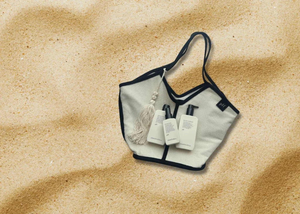 Les essentiels à glisser dans sa valise pour des cheveux en pleine forme (et protégés)